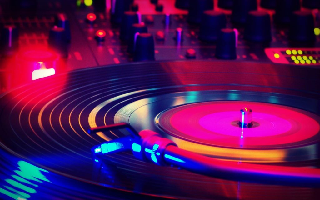 DJ para Festa Retrô vinil 80s party - DJ DJIO